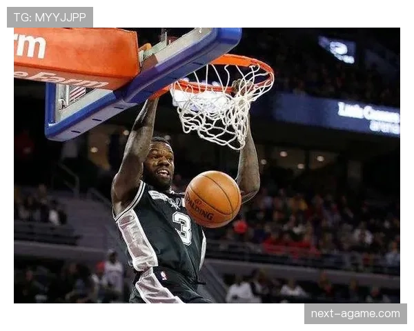 蒂姆·邓肯内线低位单打效率领先诺维茨基，奠定马刺防守核心地位