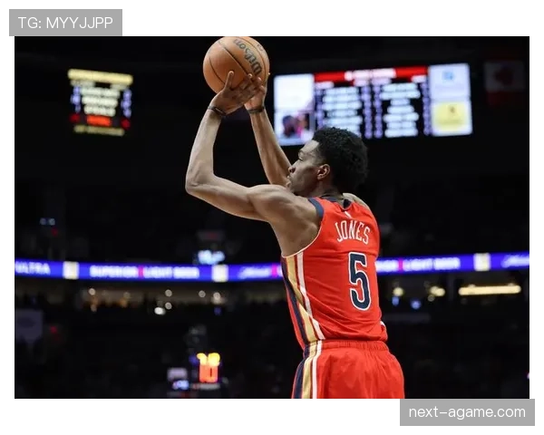 保罗挡拆为锋线创造空位，比上季组织更高效