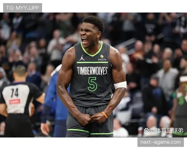 爱德华兹无球切入效率提升，主导森林狼进攻拉开空间